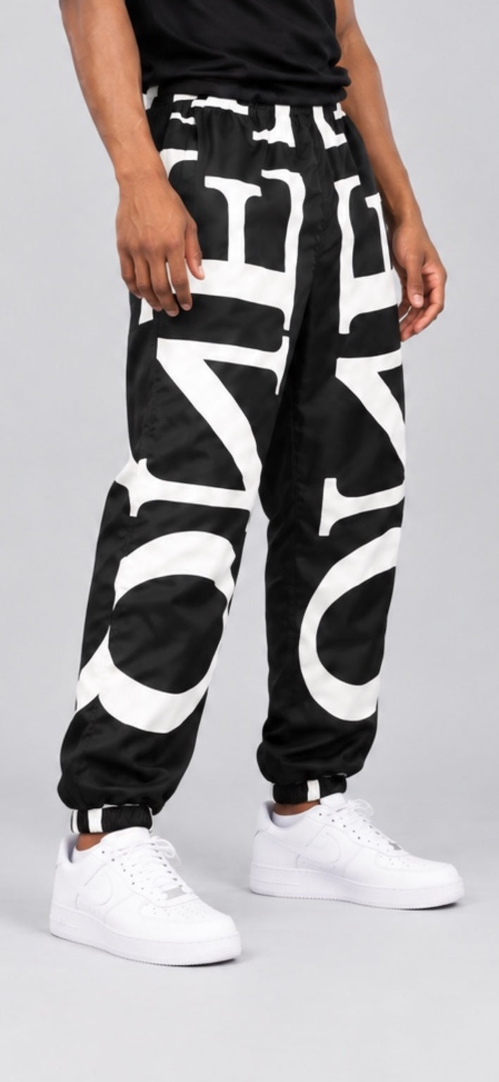 ONE oversized jogger front detail on model